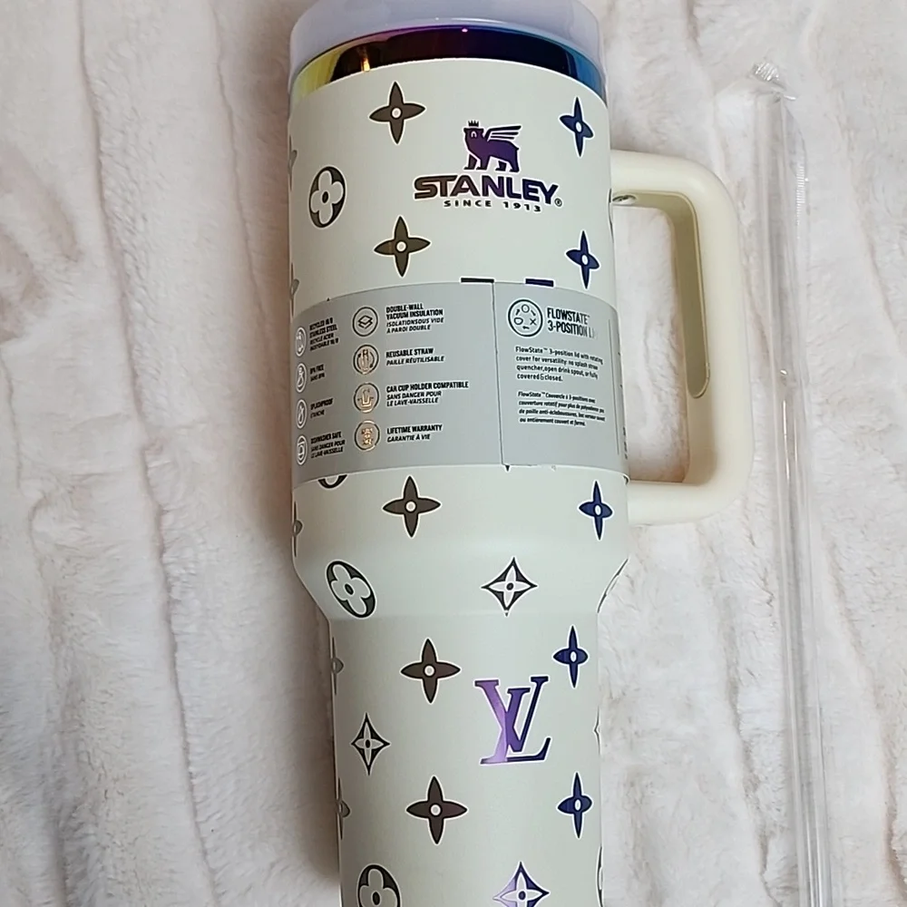 White Stanley Quencher H2.0 Tumbler - Picture 5 of 8